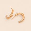 Vivi - ESJ Boucle d'oreille tendance et sobre, plaqué or 18K — fond crème