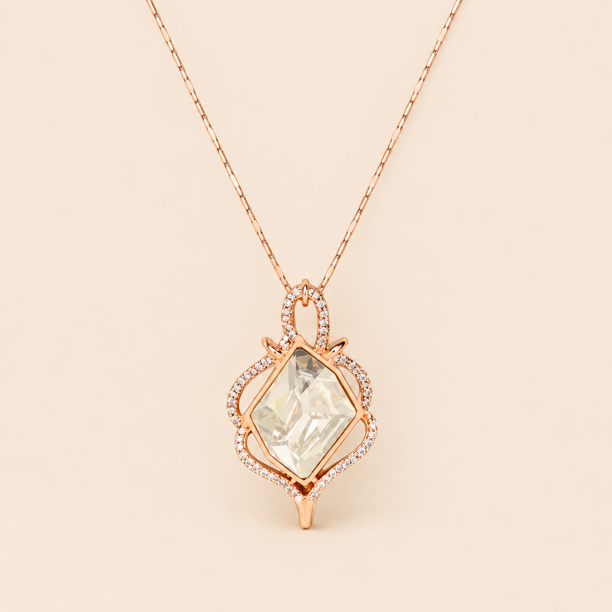MALIN Collier Plaquée Or Rose 14K — fond crème