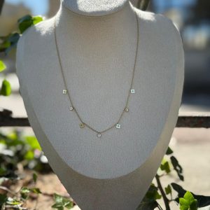 Collier Flora